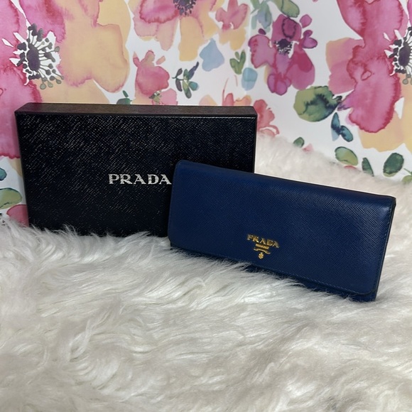 💯Authentic Prada Blue Leather Wallet🍀 - Picture 11 of 17